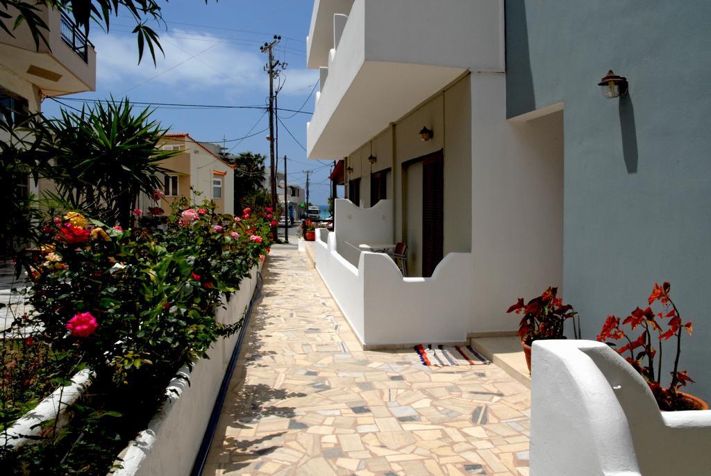 Pension Kyriakos Plakiás Exterior foto