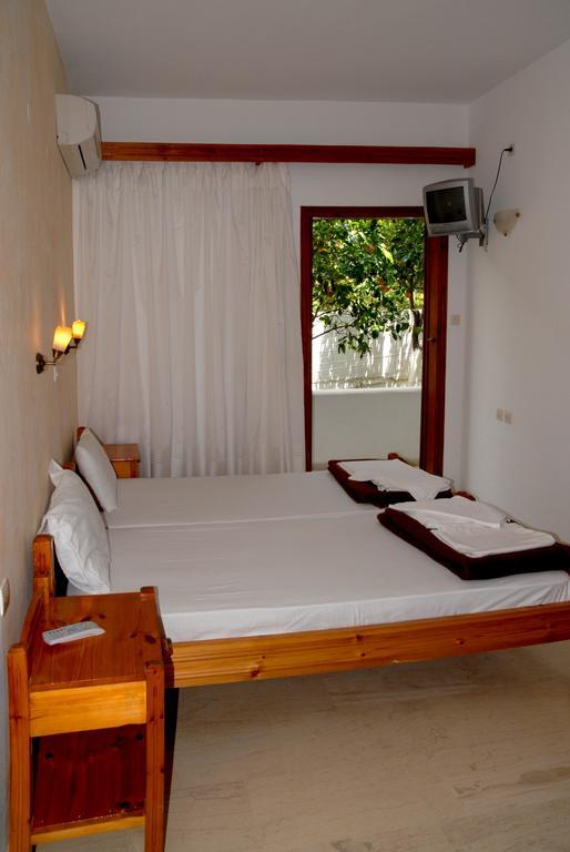 Pension Kyriakos Plakiás Exterior foto