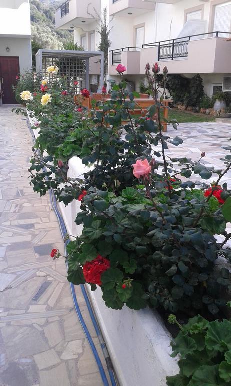 Pension Kyriakos Plakiás Exterior foto